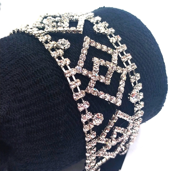 CACHE Crystal Tennis Bracelet and Dangle Chandelier Earrings Set in Silver - Picture 4 of 9